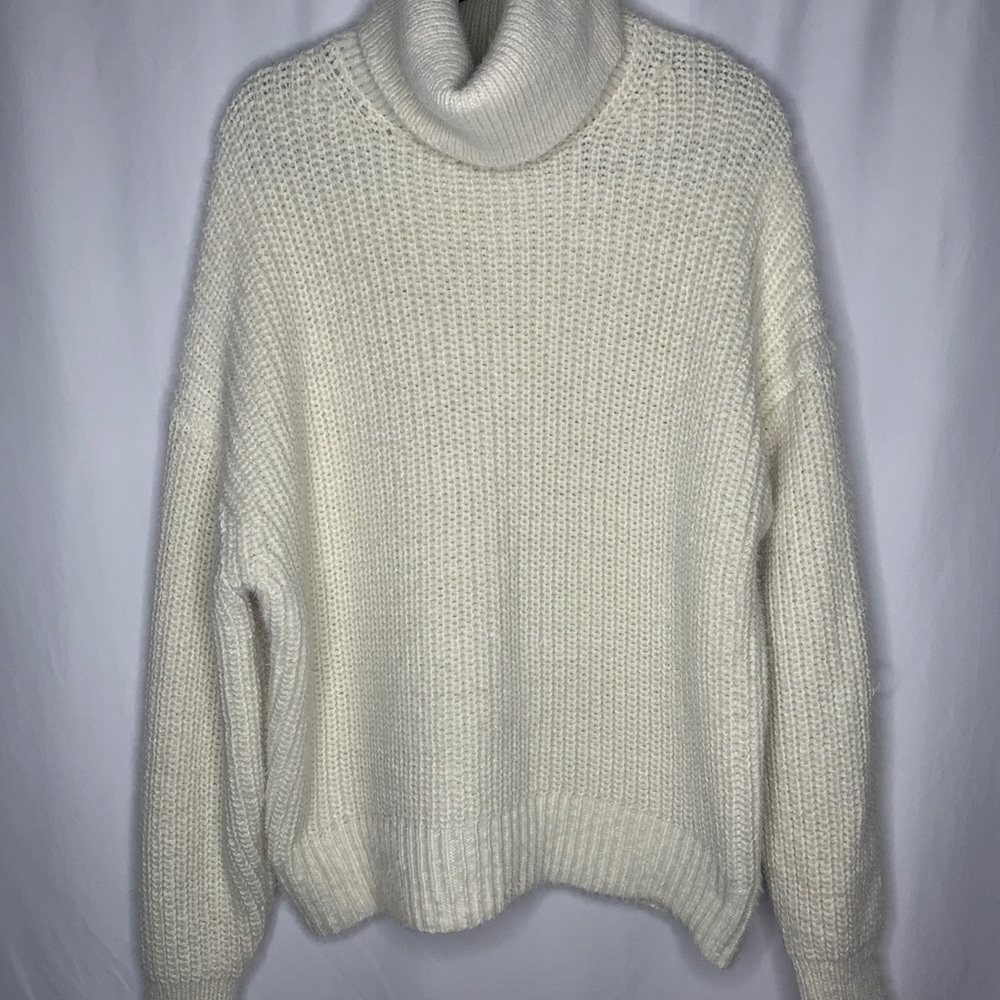 H&M Oversized Turtleneck Size S